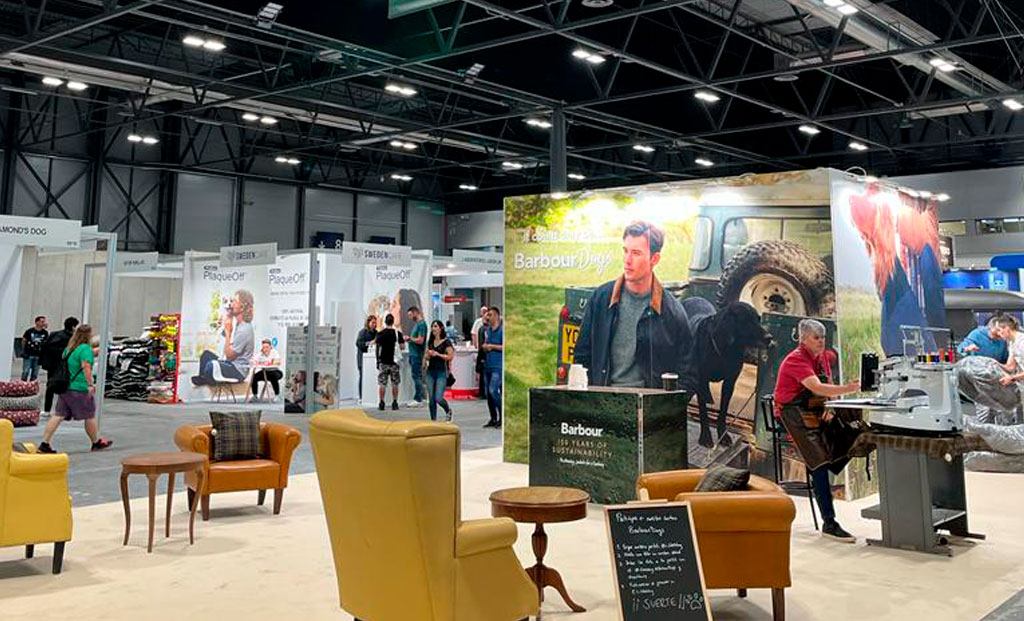 BARBOUR DOGS EN WORLD DOG SHOW 2022 vista stand