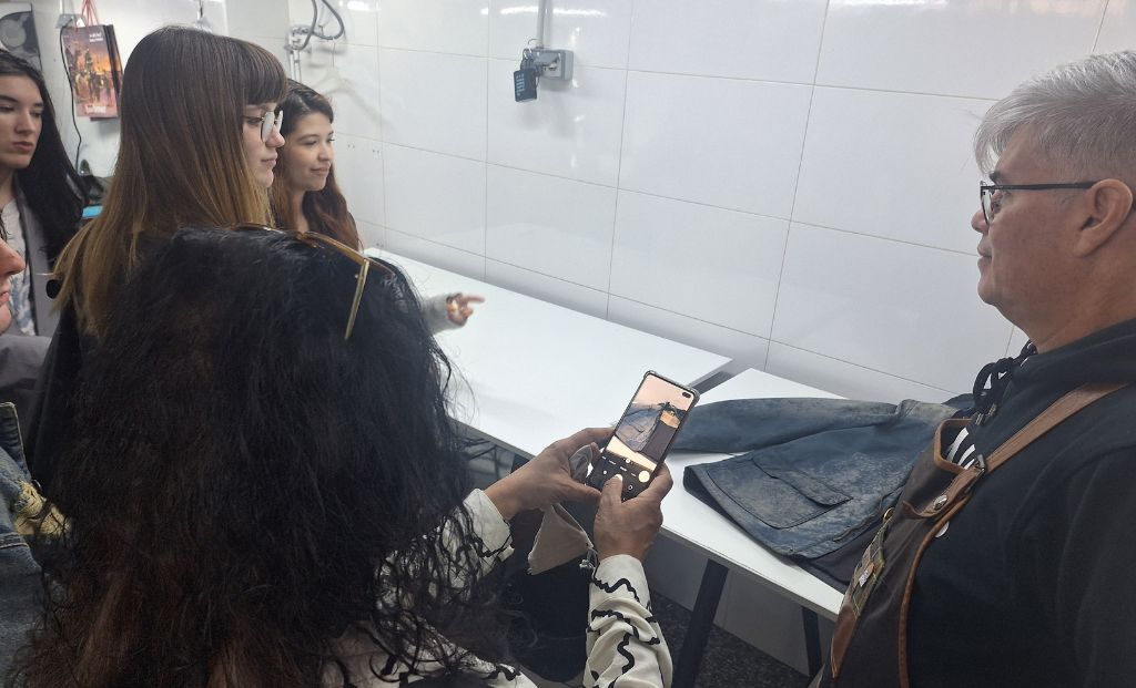 Recibimos en el Taller de la calle Fundadores en Madrid a los estudiantes del Grado de Gestión y Comunicación de Moda
