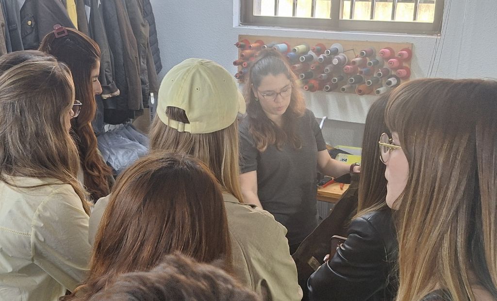 Recibimos en el Taller de la calle Fundadores en Madrid a los estudiantes del Grado de Gestión y Comunicación de Moda