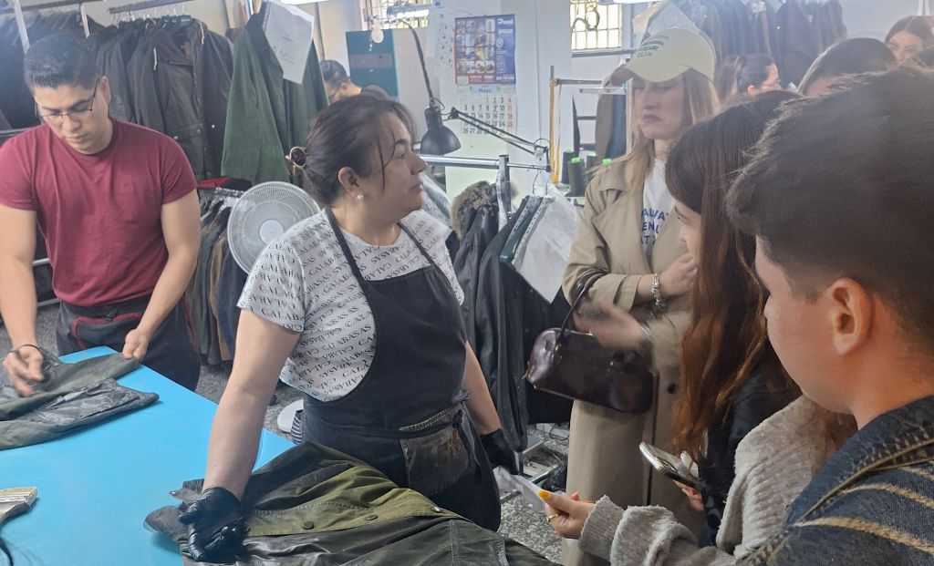 Recibimos en el Taller de la calle Fundadores en Madrid a los estudiantes del Grado de Gestión y Comunicación de Moda
